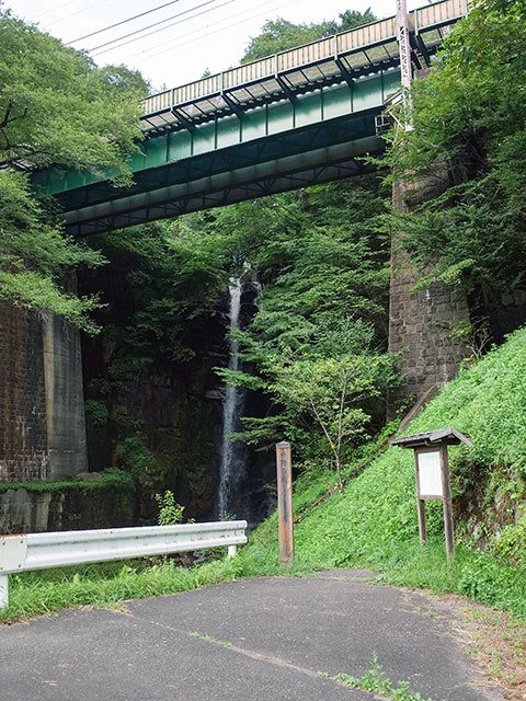 小野の滝01