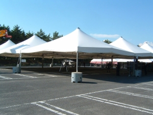 イベント会場のテント（例）