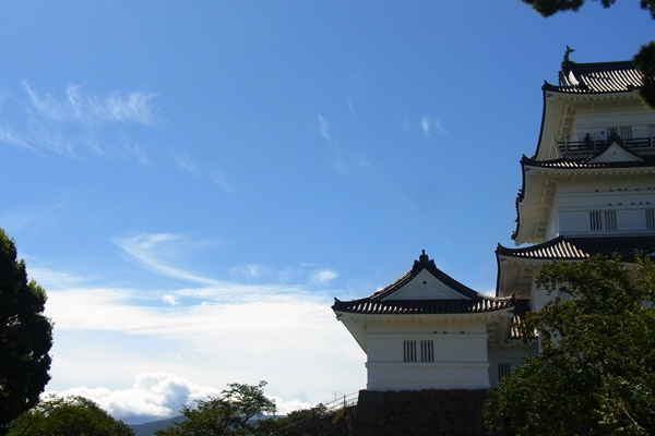 小田原城と９月の空