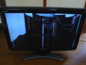 液晶テレビパネル破損