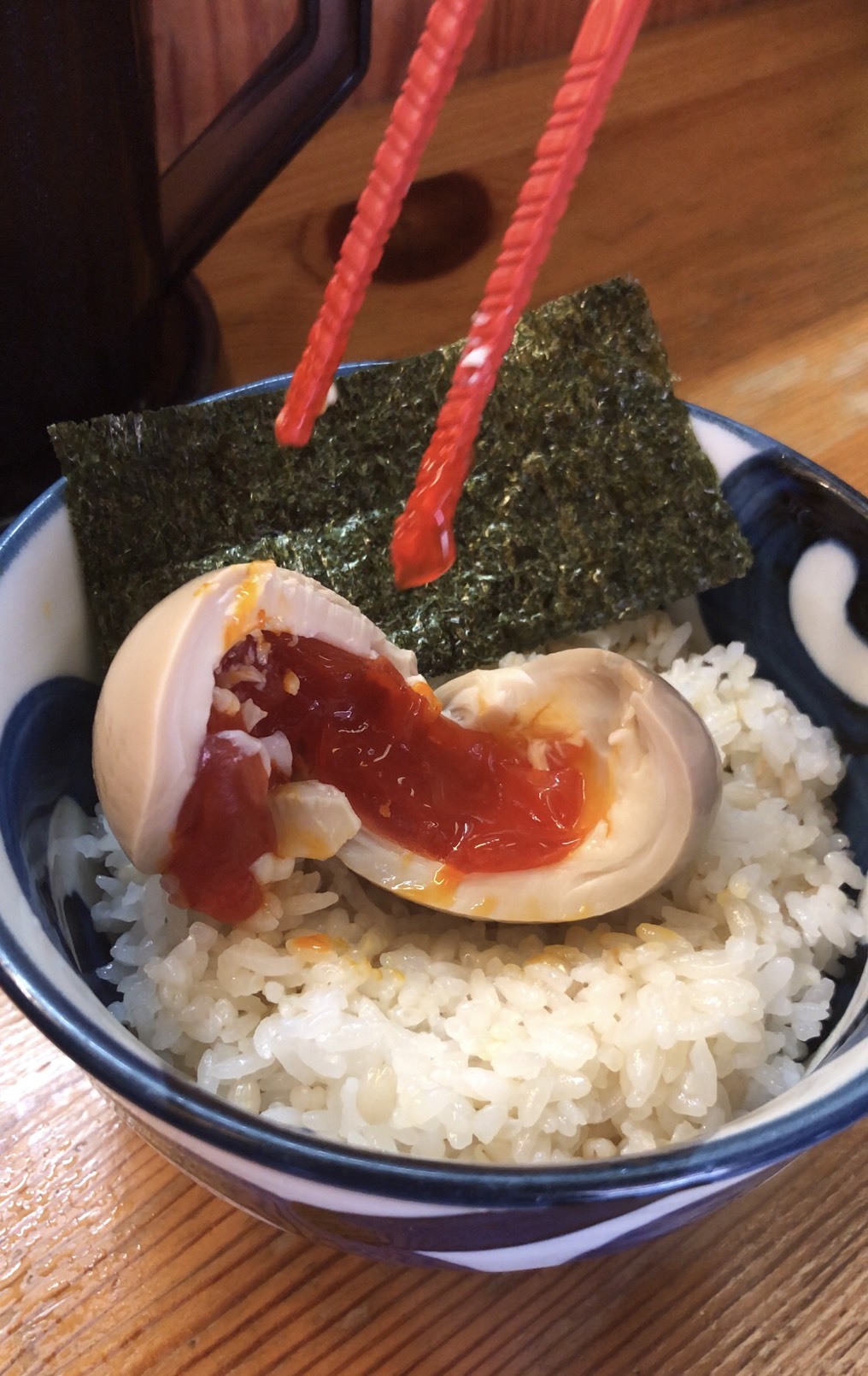 gourmet-blog-ramen-zikon-osaka-moriguchi-soysource-ramen-delicious-eggbowl-2.jpg