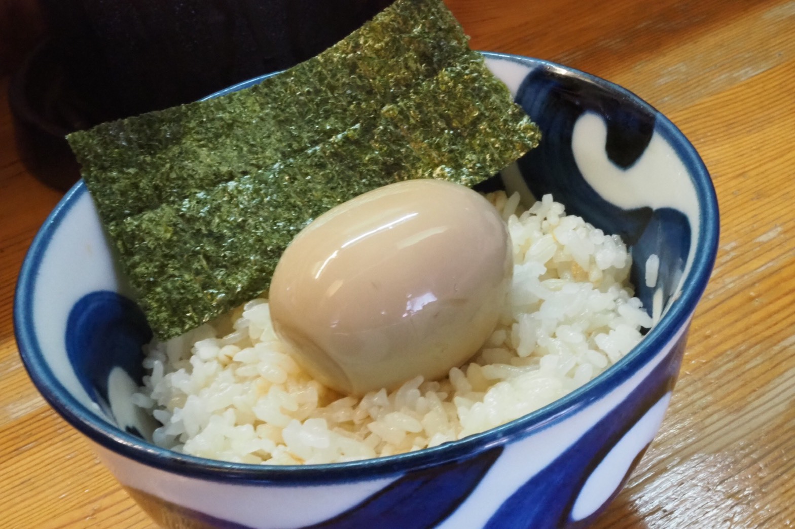 gourmet-blog-ramen-zikon-osaka-moriguchi-soysource-ramen-delicious-eggbowl.jpg