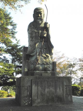 継体天皇の立像