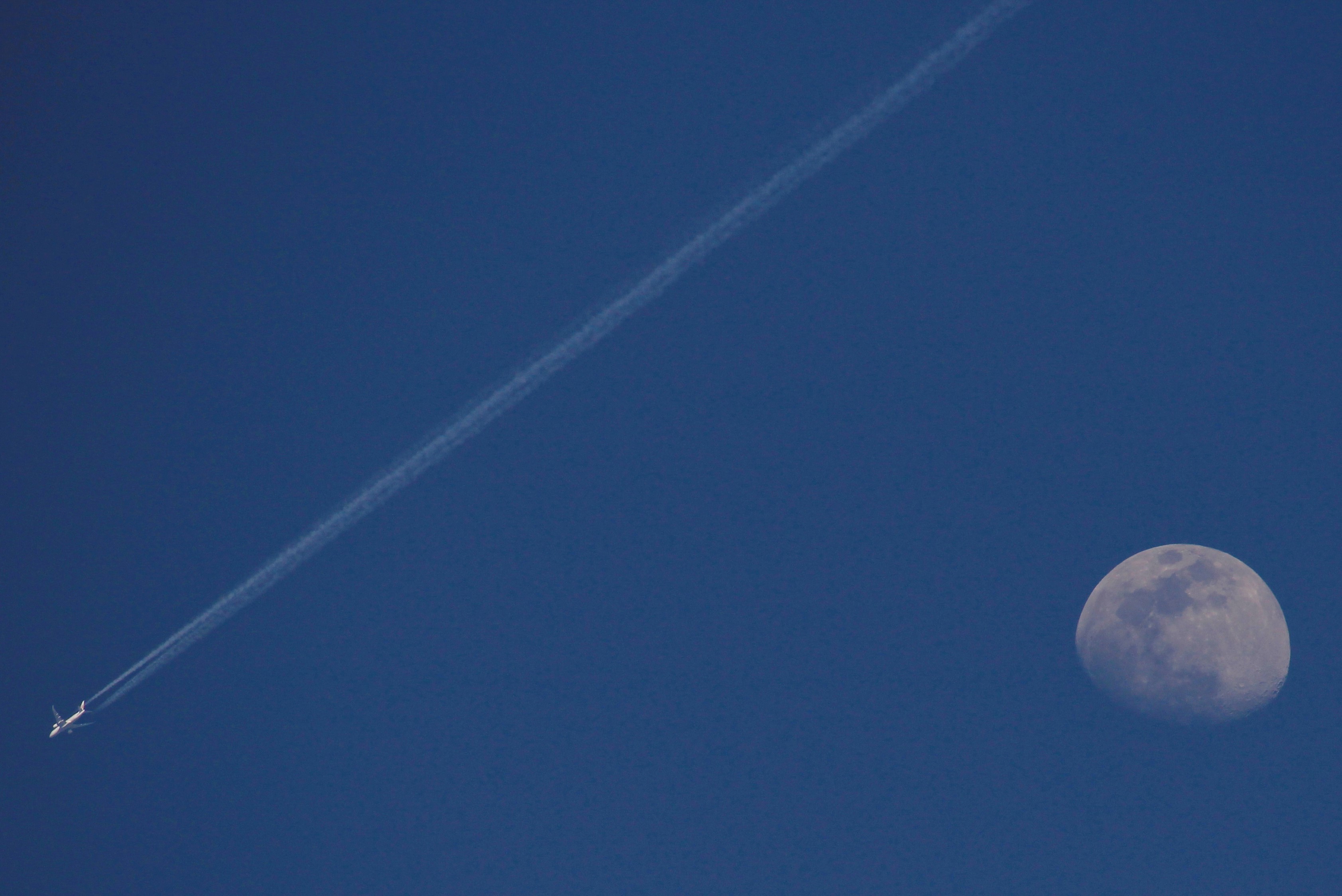 お月様と飛行機 2020年6月2日 Yuuのブログ3rd